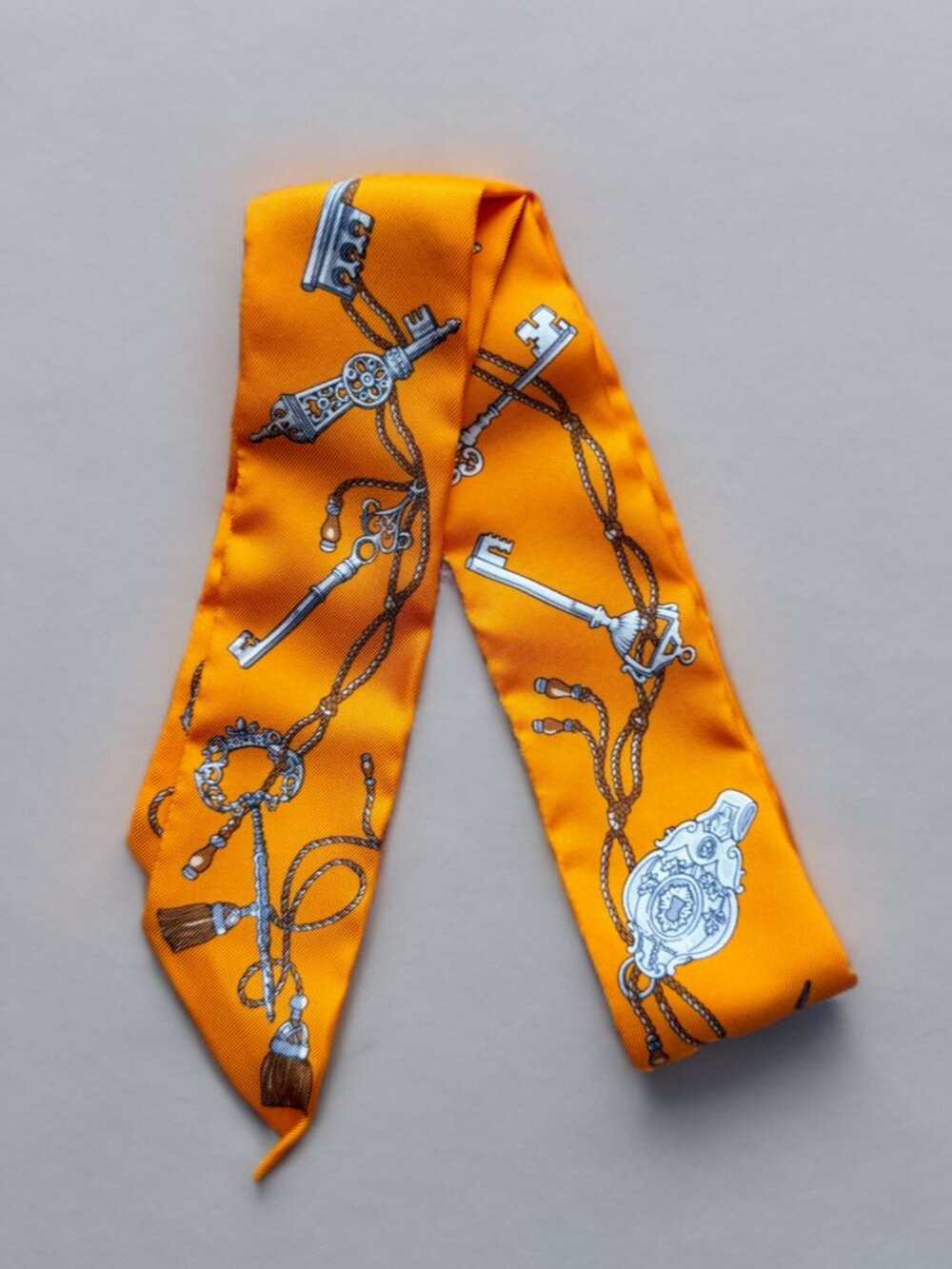 Hermes Orange Les Cles a Pois Silk Twilly Scarf - Picture 4 of 6